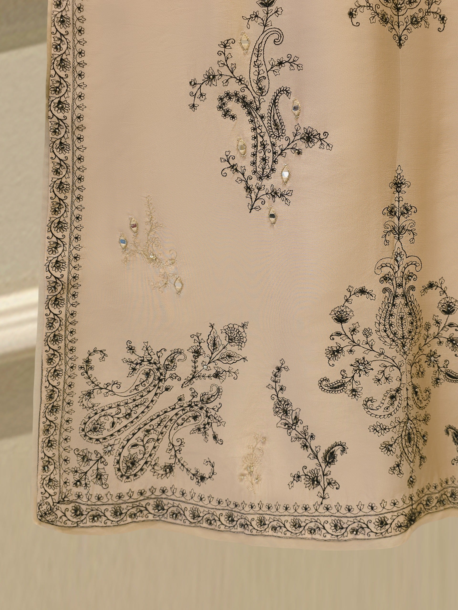 3 Piece- Pure Sheesha Silk Embroidered Suit S114239 - Image 4