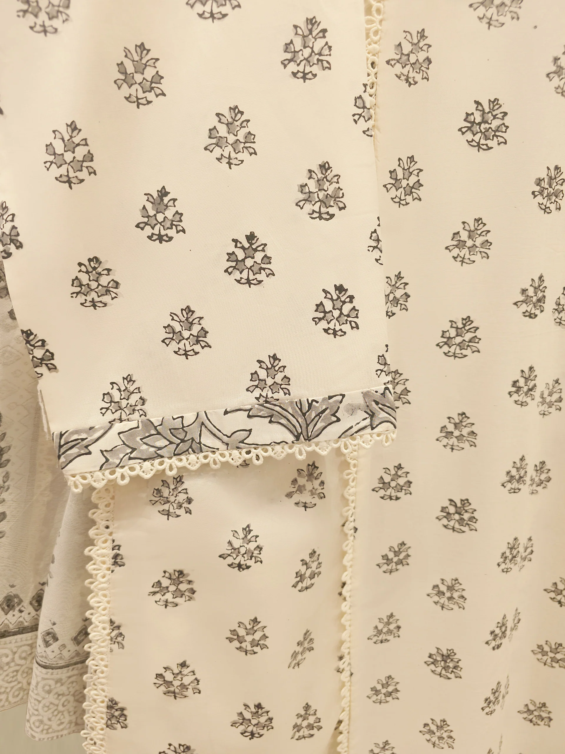 3 Piece - Hand Block Printed Kora Cotton Suit  S113596 - Image 2