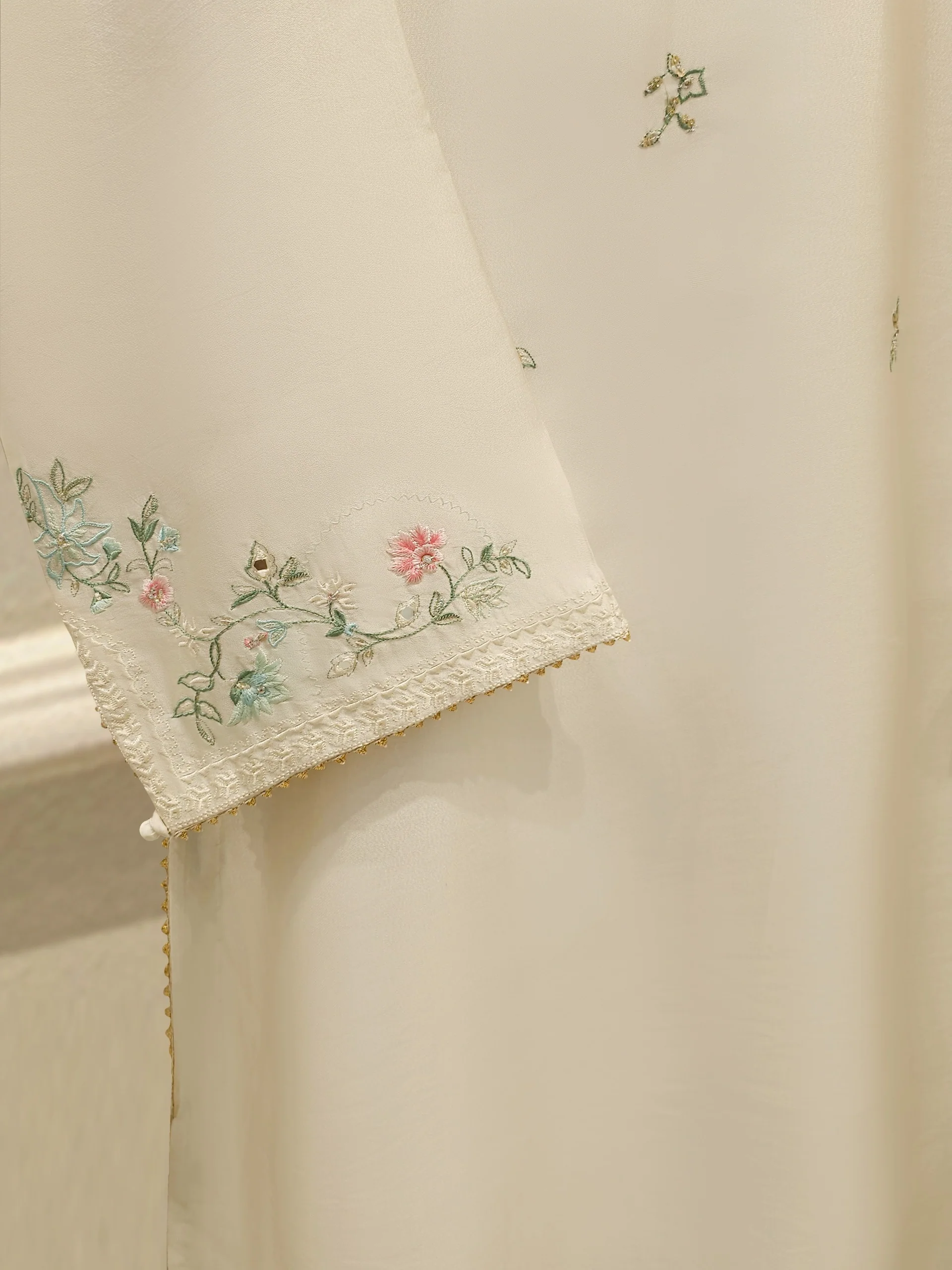 3 Piece- Pure Sheesha Silk Embroidered Suit S113718 - Image 2