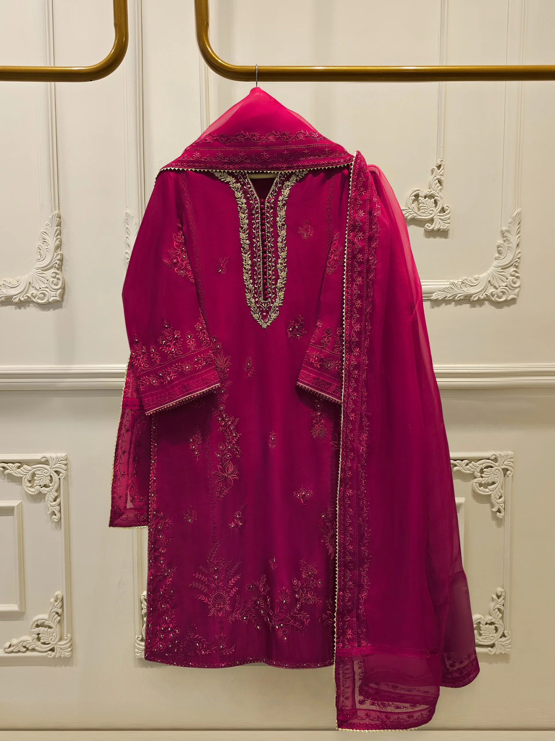 3 Piece- Pure Sheesha Silk Embroidered Suit S113884