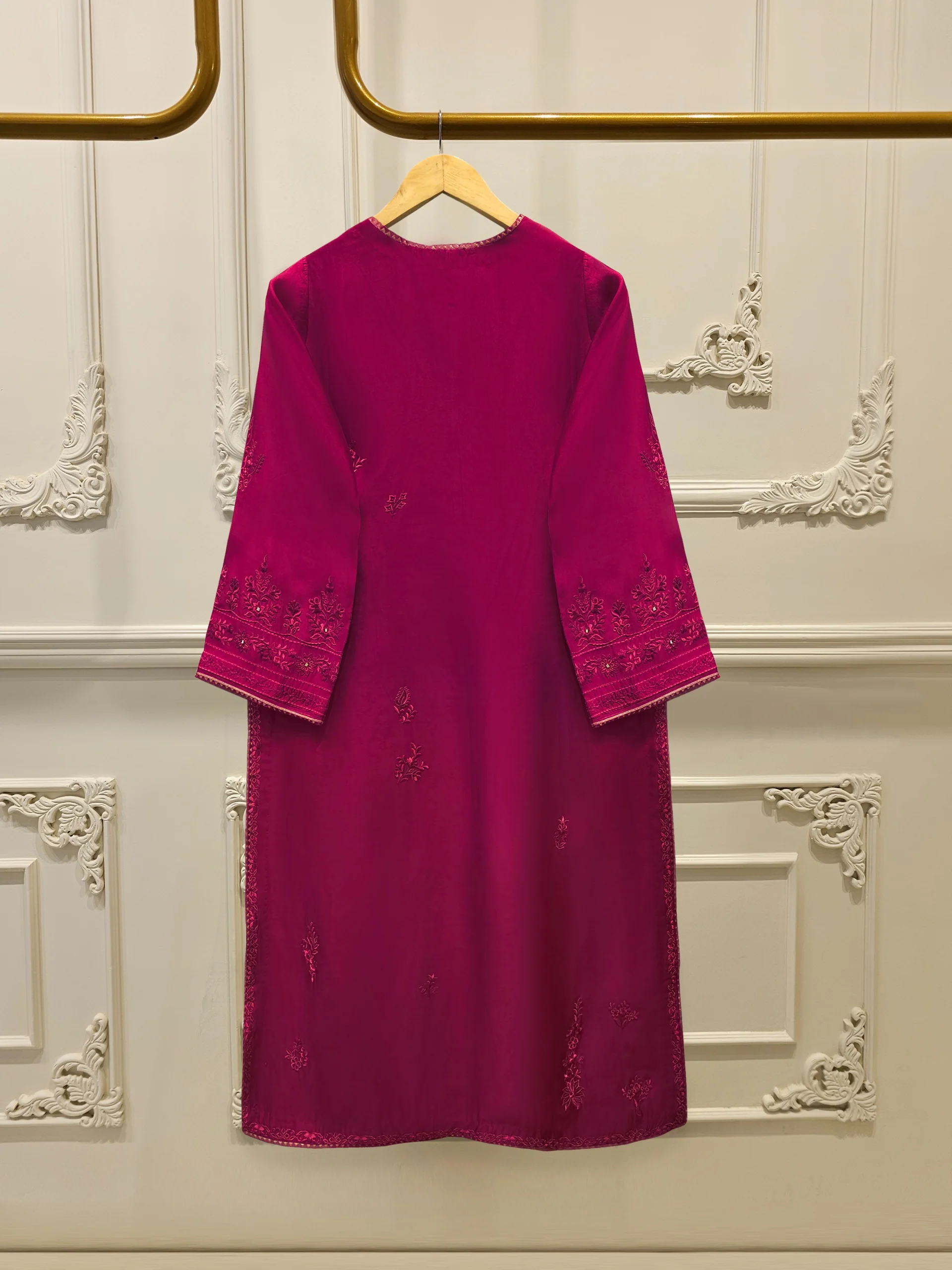 3 Piece- Pure Sheesha Silk Embroidered Suit S113884 - Image 4