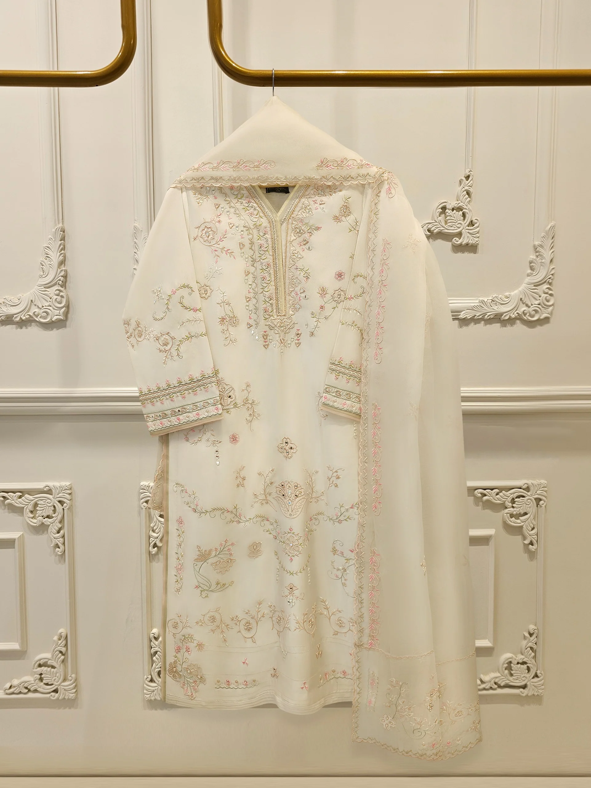 3 Piece- Pure Sheesha Silk Embroidered Suit S114251
