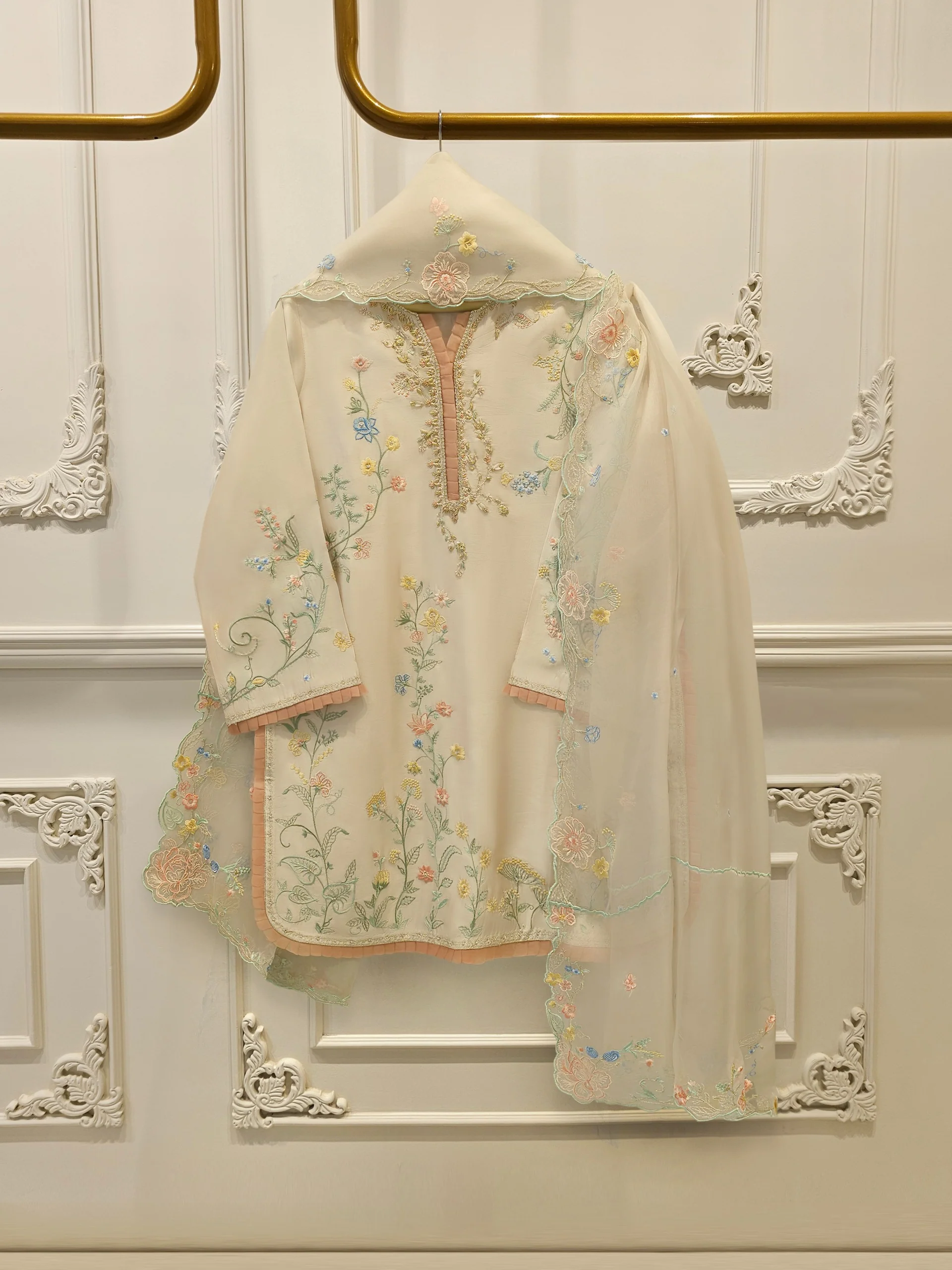 3 Piece- Pure Sheesha Silk Embroidered Suit S114255