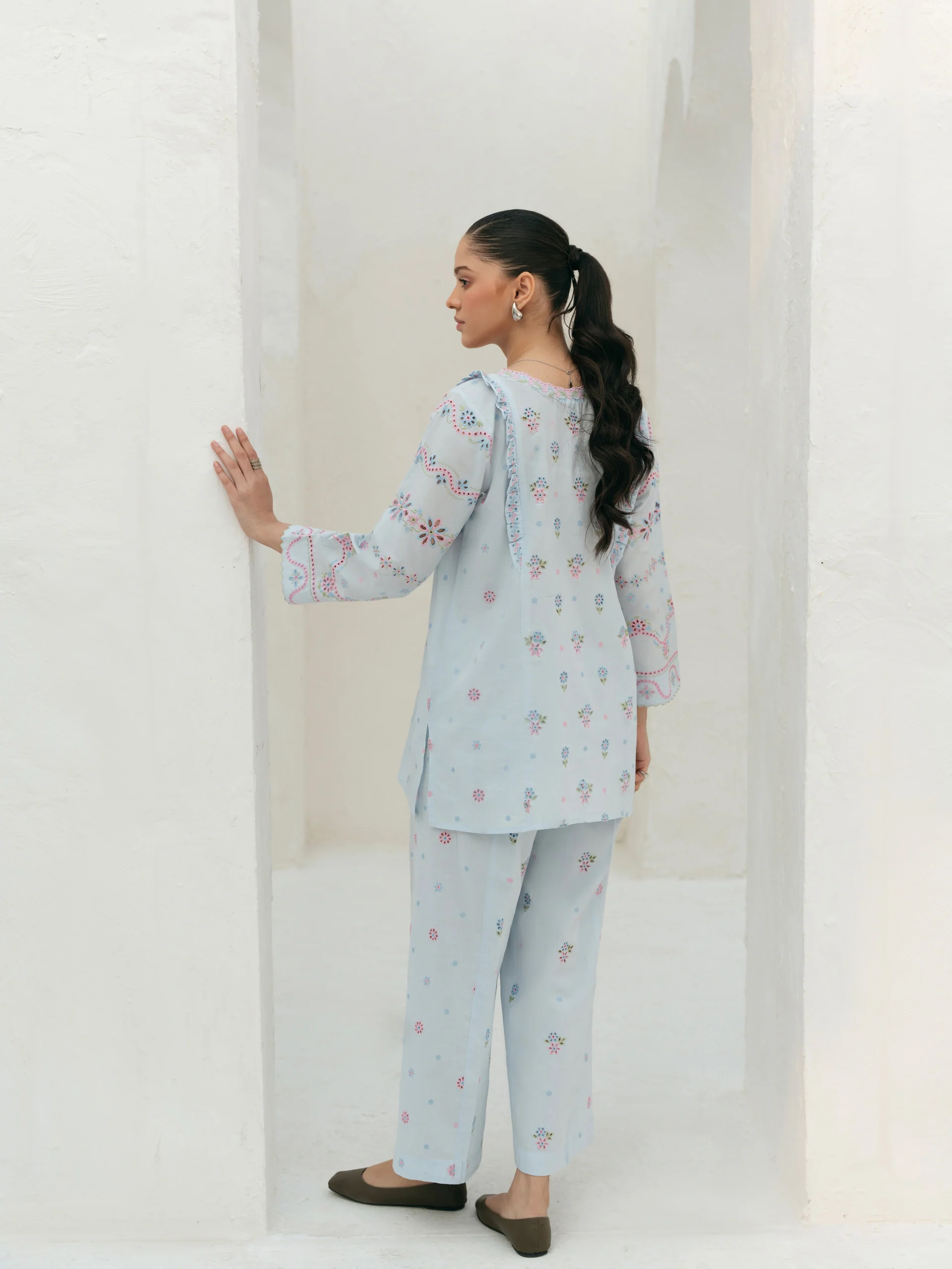 Look 37 - Image 8