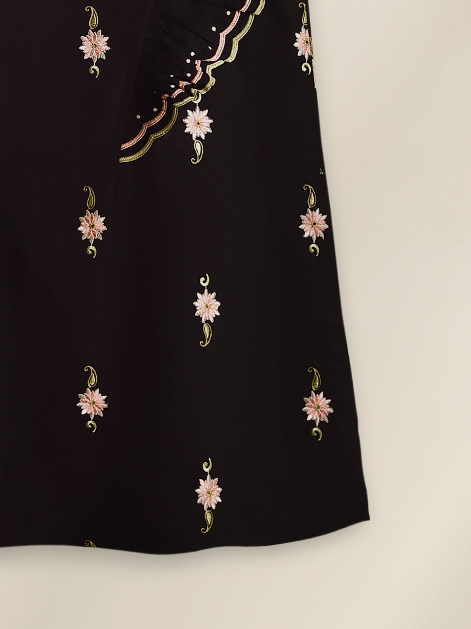 Look 99 - Image 3